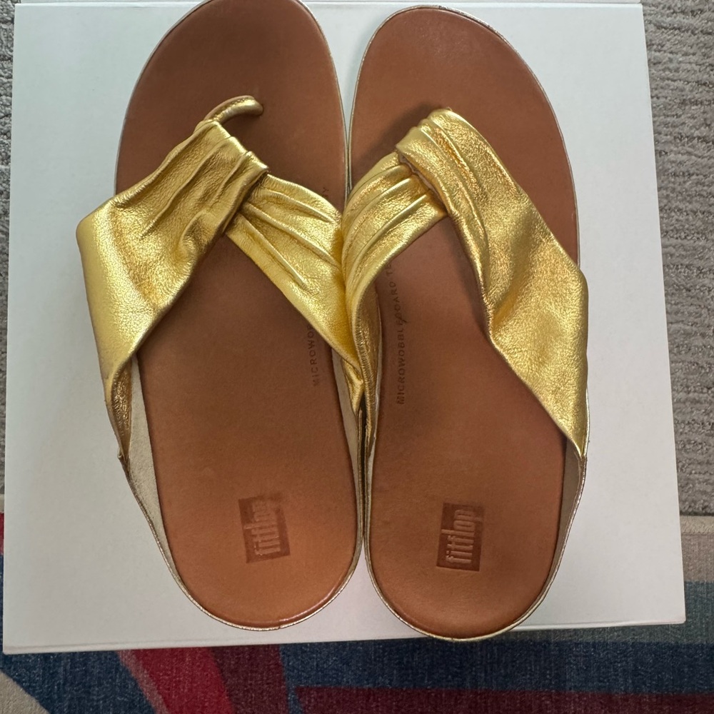 Fitflop Gold Metallic Sandals with Twisted Knot Design